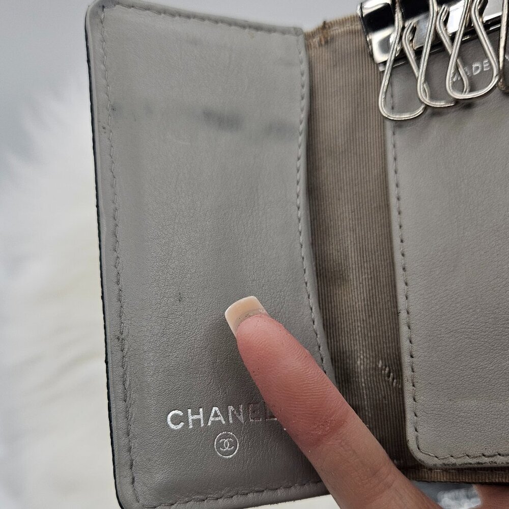 📌SOLD📌 Chanel Quilted Caviar 6 Keycase/Card holder - Picture 10 of 11